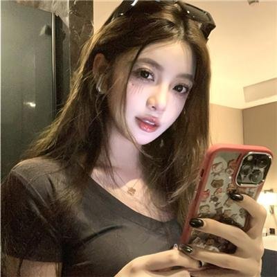 绯红色的窗帘